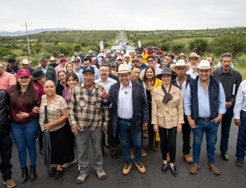 Entrega Gobernador David Monreal rehabilitación de carretera Vicente Guerrero-Entronque Fresnillo-Valparaíso; alzará bandera blanca en El Mineral