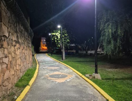 Continúa Gobierno de Zacatecas reparación de luminarias en parque Arroyo de la Plata